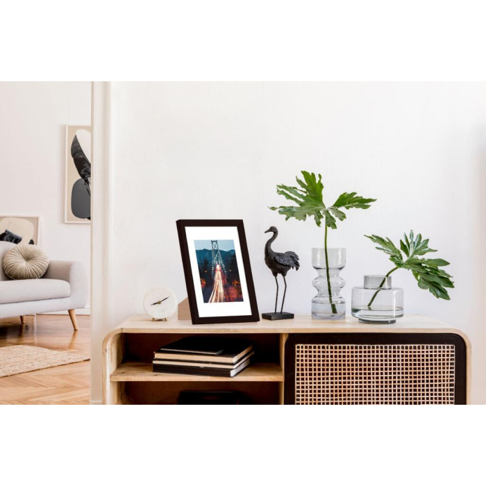 Фоторамка дерев'яна 21х30 (А4) під фото 15х20 багет: AH2220-17 Темно-коричневий (з антибліковим склом 2мм, паспарту, двп з ніжкою) EmojiFrame