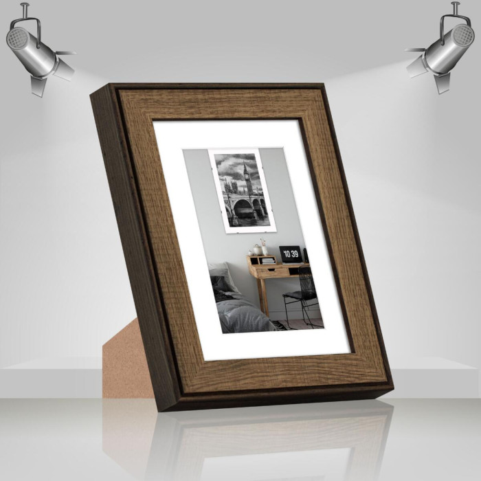 Фоторамка дерев'яна 15х20 під фото 10х15 багет: DL3302-05 Горіх (з антибліковим склом 2мм, паспарту, двп з ніжкою) EmojiFrame