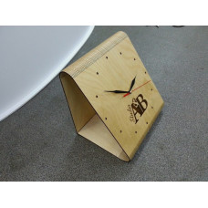 27 Годинник зі згином трикутник. Заготовка з фанери 4 мм. Україна. Розмір 23*23 см(Знятий з виробництва)