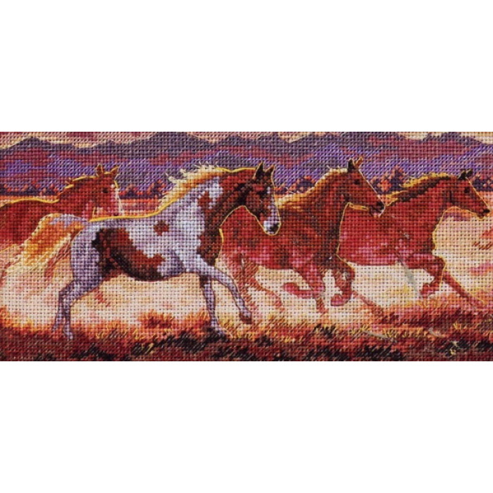 4606 Classic Design Набір для вишивки рахунковим хрестиком - Мустанги 23x12 см, Aida 16