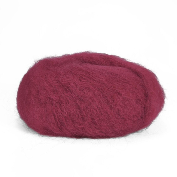 545 Пряжа Mondial Lieve, 50г - 140м, червоний, 90% кід мохер, 10% мікрофібра PА