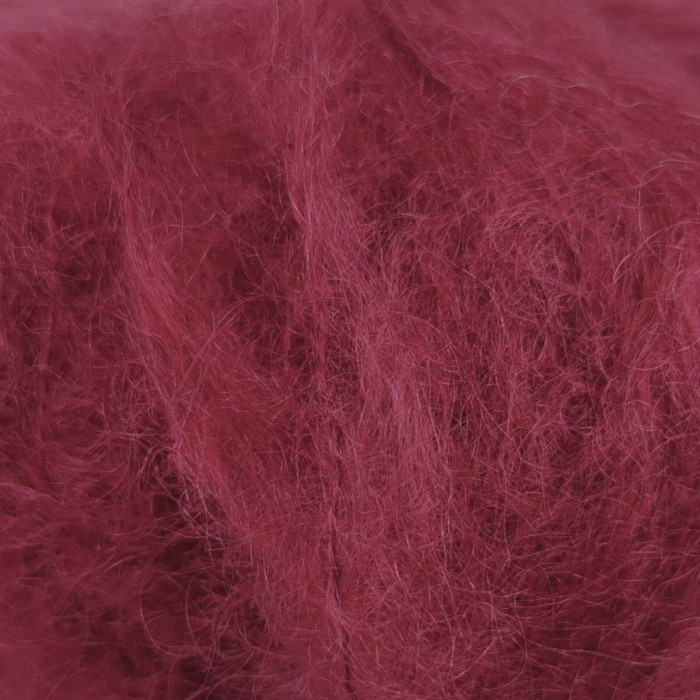 545 Пряжа Mondial Lieve, 50г - 140м, червоний, 90% кід мохер, 10% мікрофібра PА