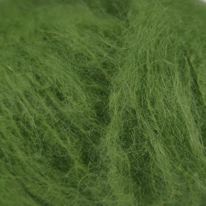 558 Пряжа Mondial Lieve, 50г - 140м, весняна трава, 90% кід мохер, 10% мікрофібра PА