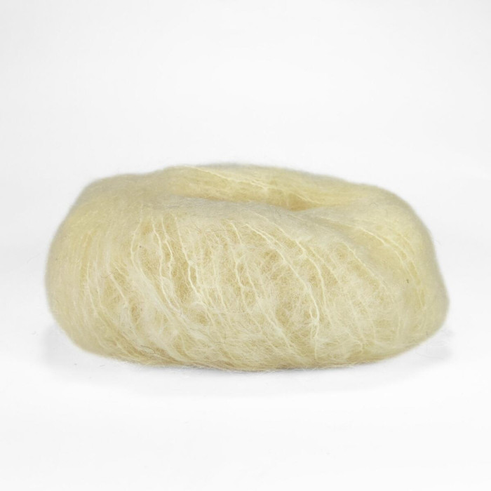 622 Пряжа Mondial Lieve, 50г - 140м, ванільний, 90% кід мохер, 10% мікрофібра PА