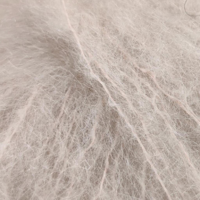 74 Пряжа Mondial Lieve, 50г - 140м, пудровий, 90% кід мохер, 10% мікрофібра PА