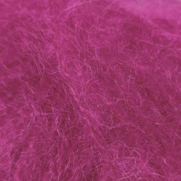 77 Пряжа Mondial Lieve, 50г - 140м, яскраво-рожевий, 90% кід мохер, 10% мікрофібра PА