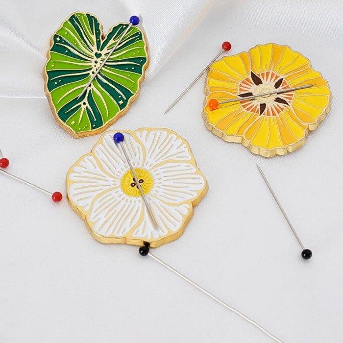 CD-013 Classic Design - Магнітний тримач для голок - Листок зелений 3,6х3,6 см