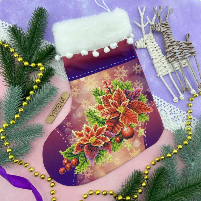 ЧН_017 Virena Заготовка для вишивки бісером - Чобіток для подарунків святковий з різдвяними квітами 25х32 см (схема на габардині)