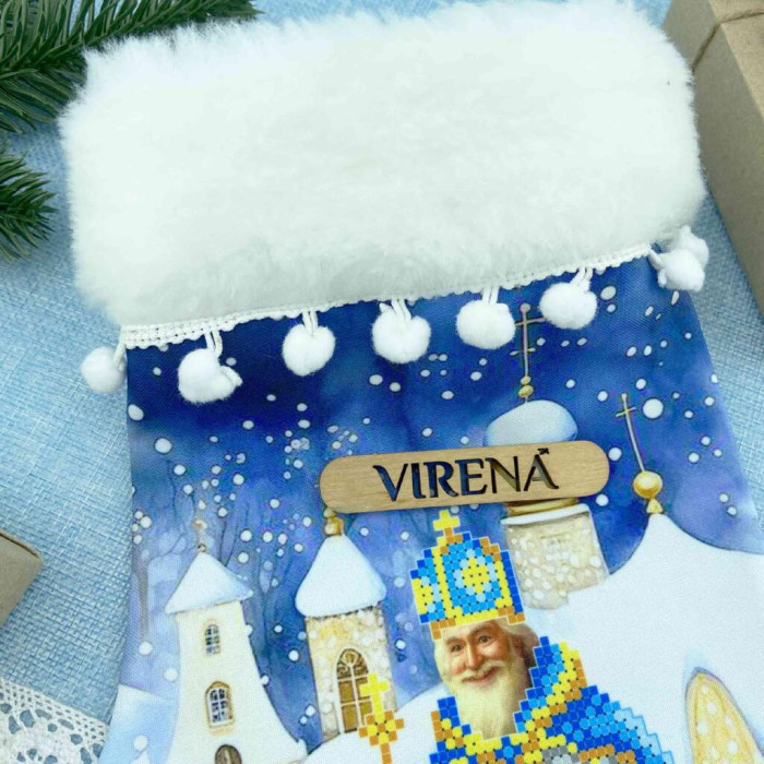 ЧН_020 Virena Заготовка для вишивки бісером - Чобіток для подарунків святковий Св.Миколай з подарунками 25х32 см (схема на габардині)