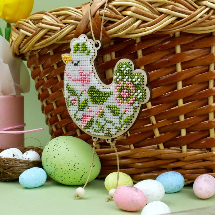 D-11 Кольорова Набір для вишивки бісером по дереву- Іграшка Курочка-Веснянка, 8x8 см