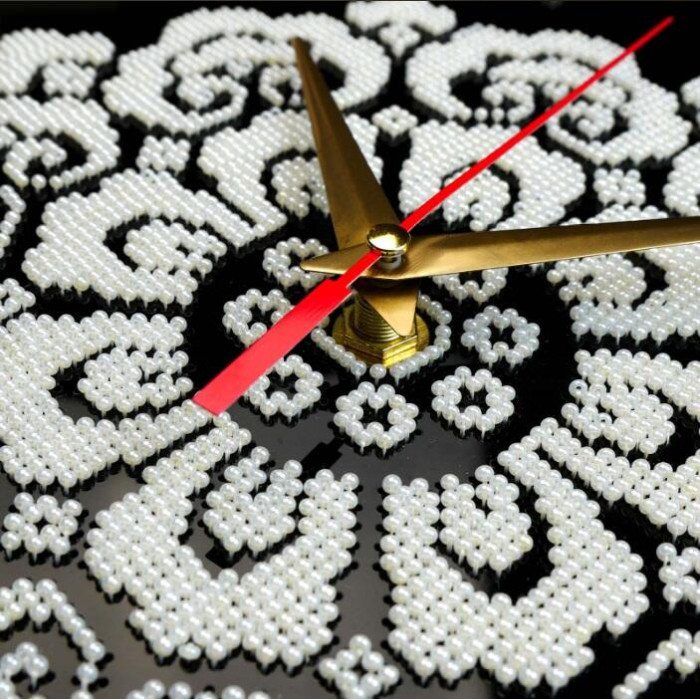 DG-4 Кольорова Набір для вишивки бісером - Годинник 27 см (акрил, круг)