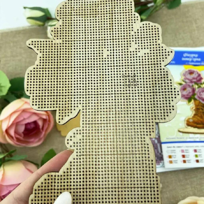 ФІН_136 Virena Заготовка для вишивки бісером - Фігурка інтер'єрна Троянди в чоботі, 11,2х17,5 см