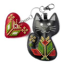 FLBB-182 Wonderland Crafts Набір для вишивки бісером на екошкірі - Шарм для сумки Котяча ніжність 6,25x7 см