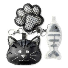 FLBB-183 Wonderland Crafts Набір для вишивки бісером на екошкірі - Шарм для сумки Котяче щастя 6,25x7 см