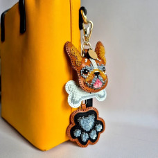 FLBB-190 Wonderland Crafts Набір для вишивки бісером на штучній шкірі - Шарм для сумки Коричневий бульдог, 4x7,5 см