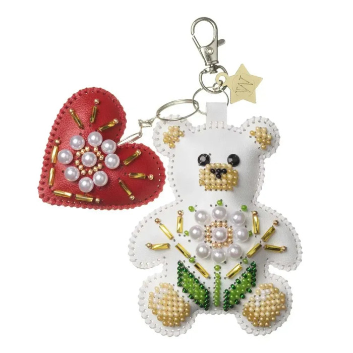 FLBB-192 Wonderland Crafts Набір для вишивки бісером на штучній шкірі - Шарм для сумки Білий ведмедик, 6,5x7 см