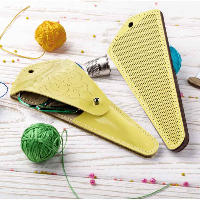FLBE(BB)-084 Wonderland Crafts Заготовка для вишивки - Чохол для ножиць 6,5x15,5 см (жовтий, штучна шкіра)