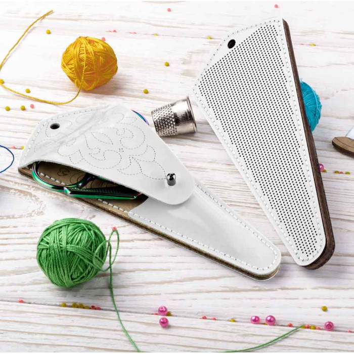 FLBE(BB)-085 Wonderland Crafts Заготовка для вишивки - Чохол для ножиць 6,5x15,5 см (білий, штучна шкіра)