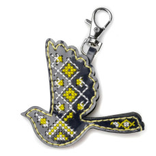 FLHL-109 Wonderland Crafts Набір для вишивки нитками на штучній шкірі - Шарм для сумки – Пташка. Весняна мелодія, 8x7,5x2,5 см