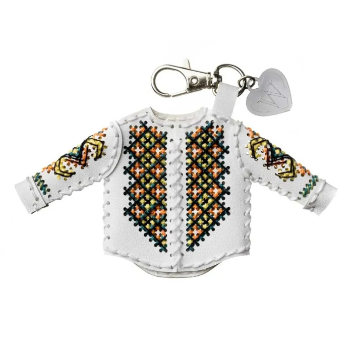 FLHL-131 Wonderland Crafts Набір для вишивки нитками на штучній шкірі - Шарм для сумки – Вишиванка. Вогняний орнамент, 6x10,5 см