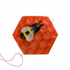 FLMH-028(C) Магнітний тримач для голок. Бджола. Wonderland Crafts (Волшебная страна)(Знятий з виробництва)