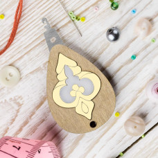 FLNT-037 Wonderland Сrafts Нитковтягувач - Золота бурулька 5x7,5 см