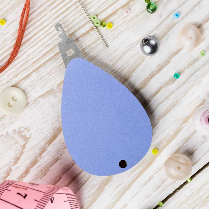 FLNT-047 Wonderland Crafts Нитковтягувач - Блакитний 5x7,5 см (фанера)