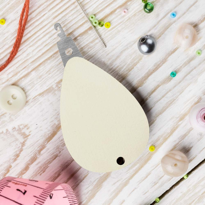 FLNT-050 Wonderland Crafts Нитковтягувач - Бежевий 5x7,5 см (фанера)