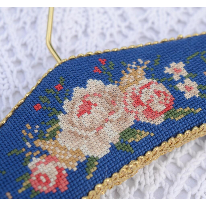 Х-702 Тела Артіс Набір для вишивки рахунковим хрестиком - Плечики Півонії на синьому 10x39 см, Aida 16