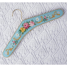 Х-703 Тела Артіс Набір для вишивки рахунковим хрестиком - Плечики Витончена блакить 10x39 см, Aida 16