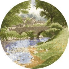 H310 Heritage Crafts Набір для вишивки рахунковим хрестиком - Берег річки 25,5x25,5 см, Linda 27 ct