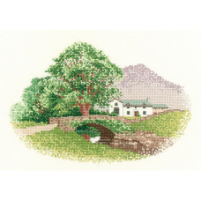 HC863 Heritage Crafts Схема для вишивки рахунковим хрестиком - Ферма на пагорбі Hill Farm 16,5x25 см, папір