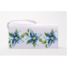 КЛ018дБ1301i Барвиста вишиванка Набір для вишивки друкованим хрестиком - Клатч Сині квіти 21x13 см домоткане полотно, білий