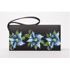 КЛ018хЧ1301 Барвиста вишиванка Заготовка для вишивки - Клатч Сині квіти 21x13 см батист, чорний