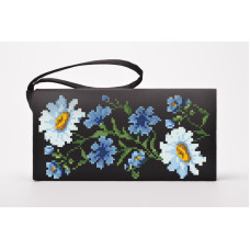 КЛ019кЧ1301i Барвиста вишиванка Набір для вишивки друкованим хрестиком - Клатч Ромашки і волошки 21x13 см атлас, чорний