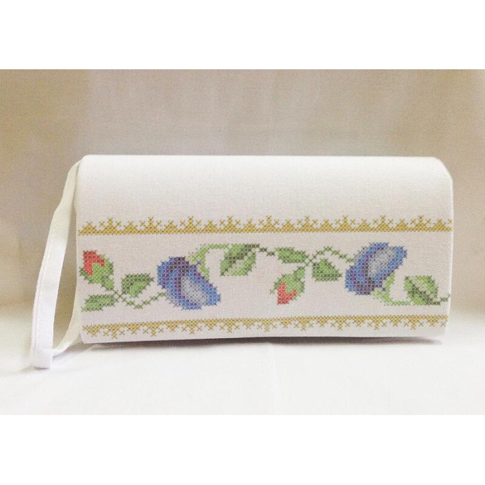 КЛ035дБ1301i Барвиста вишиванка Набір для вишивки друкованим хрестиком - Клатч Мальви, троянди, братки 21x13 см домоткане полотно, білий