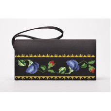 КЛ035кЧ1301k Барвиста вишиванка Набір для вишивки бісером - Клатч Мальви, троянди, братки 21x13 см атлас, чорний