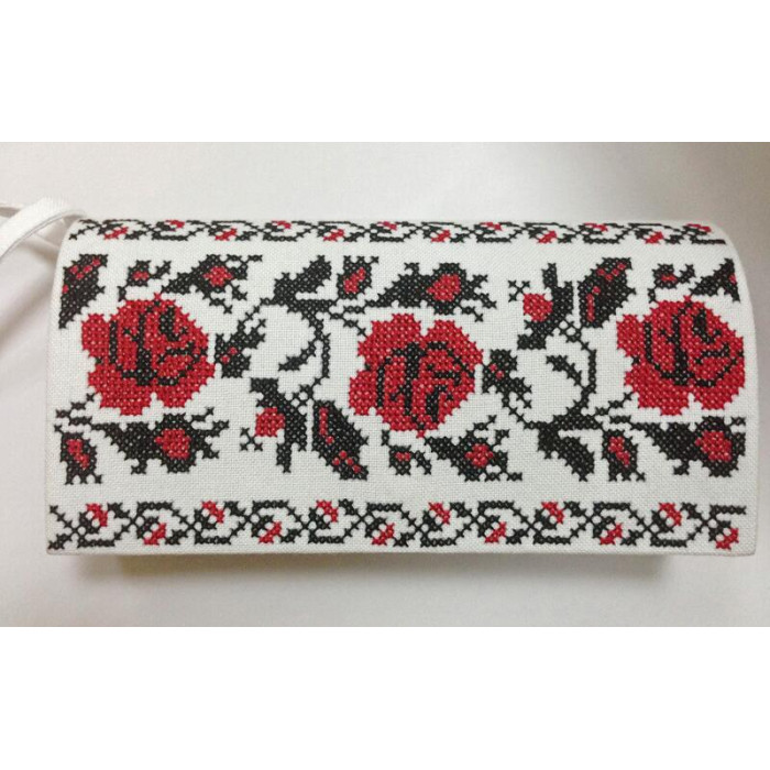 КЛ043кБ1301k Барвиста вишиванка Набір для вишивки бісером - Клатч Весільні пари 21x13 см атлас, білий