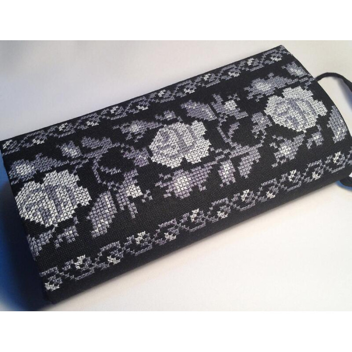 КЛ044лЧ1301k Барвиста вишиванка Набір для вишивки бісером - Клатч Весільні пари 21x13 см льон, чорний