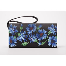 КЛ051дЧ1301i Барвиста вишиванка Набір для вишивки друкованим хрестиком - Клатч Волошки 21x13 см домоткане полотно, чорний