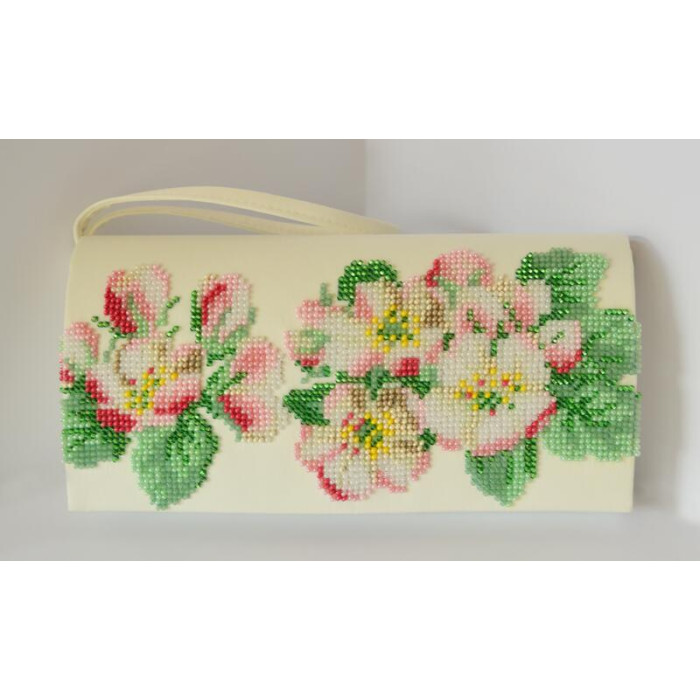 КЛ052шБ1301i Барвиста вишиванка Набір для вишивки друкованим хрестиком - Клатч Яблуневий цвіт 21x13 см шовк, білий