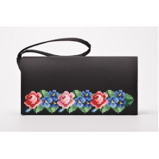 КЛ053шЧ1301i Барвиста вишиванка Набір для вишивки друкованим хрестиком - Клатч Витончені троянди, незабудки 21x13 см шовк, чорний