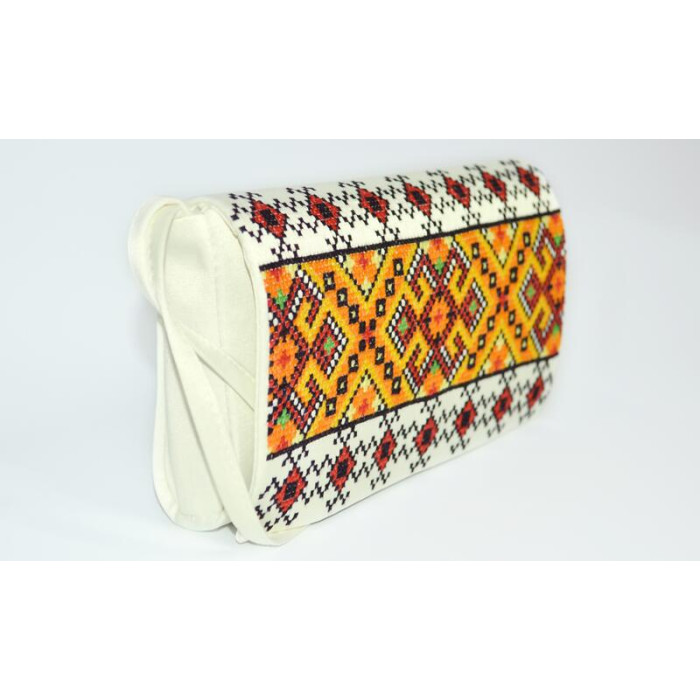 КЛ063лМ1301k Барвиста вишиванка Набір для вишивки бісером - Клатч Прикарпаття. Оберіг 21x13 см льон, бежевий