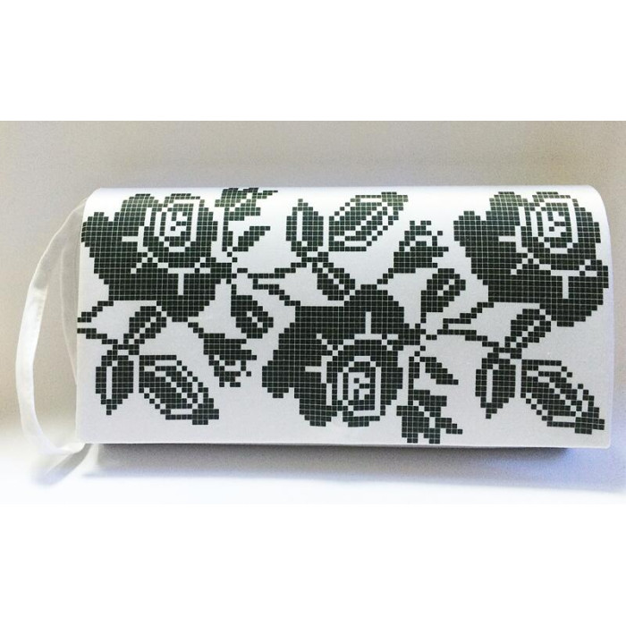 КЛ081хБ1301 Барвиста вишиванка Заготовка для вишивки - Клатч Троянди монохром 21x13 см батист, білий