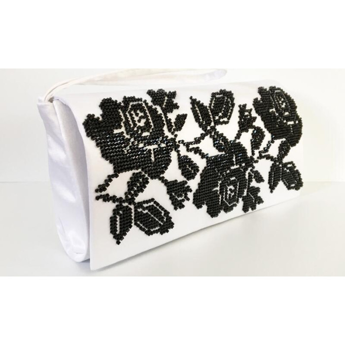 КЛ081шБ1301i Барвиста вишиванка Набір для вишивки друкованим хрестиком - Клатч Троянди монохром 21x13 см шовк, білий