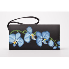 КЛ085лЧ1301k Барвиста вишиванка Набір для вишивки бісером - Клатч Блакитні орхідеї 21x13 см льон, чорний