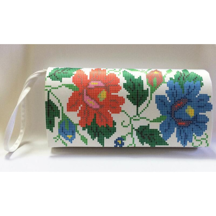 КЛ093шБ1301i Барвиста вишиванка Набір для вишивки друкованим хрестиком - Клатч Буковинська сучасна 21x13 см шовк, білий