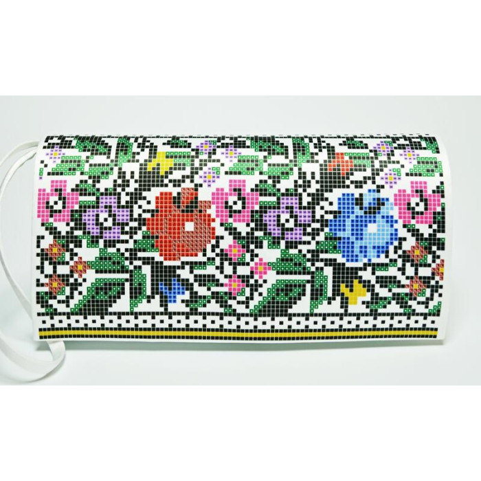 КЛ114кБ1301i Барвиста вишиванка Набір для вишивки друкованим хрестиком - Клатч Борщівські візерунки 21x13 см атлас, білий