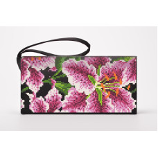 КЛ181кЧ1301i Барвиста вишиванка Набір для вишивки друкованим хрестиком - Клатч Розкішні лілії 21x13 см атлас, чорний