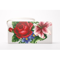 КЛ361кМ1301i Барвиста вишиванка Набір для вишивки друкованим хрестиком - Клатч Лілеї, троянди, незабудки 21x13 см атлас, бежевий